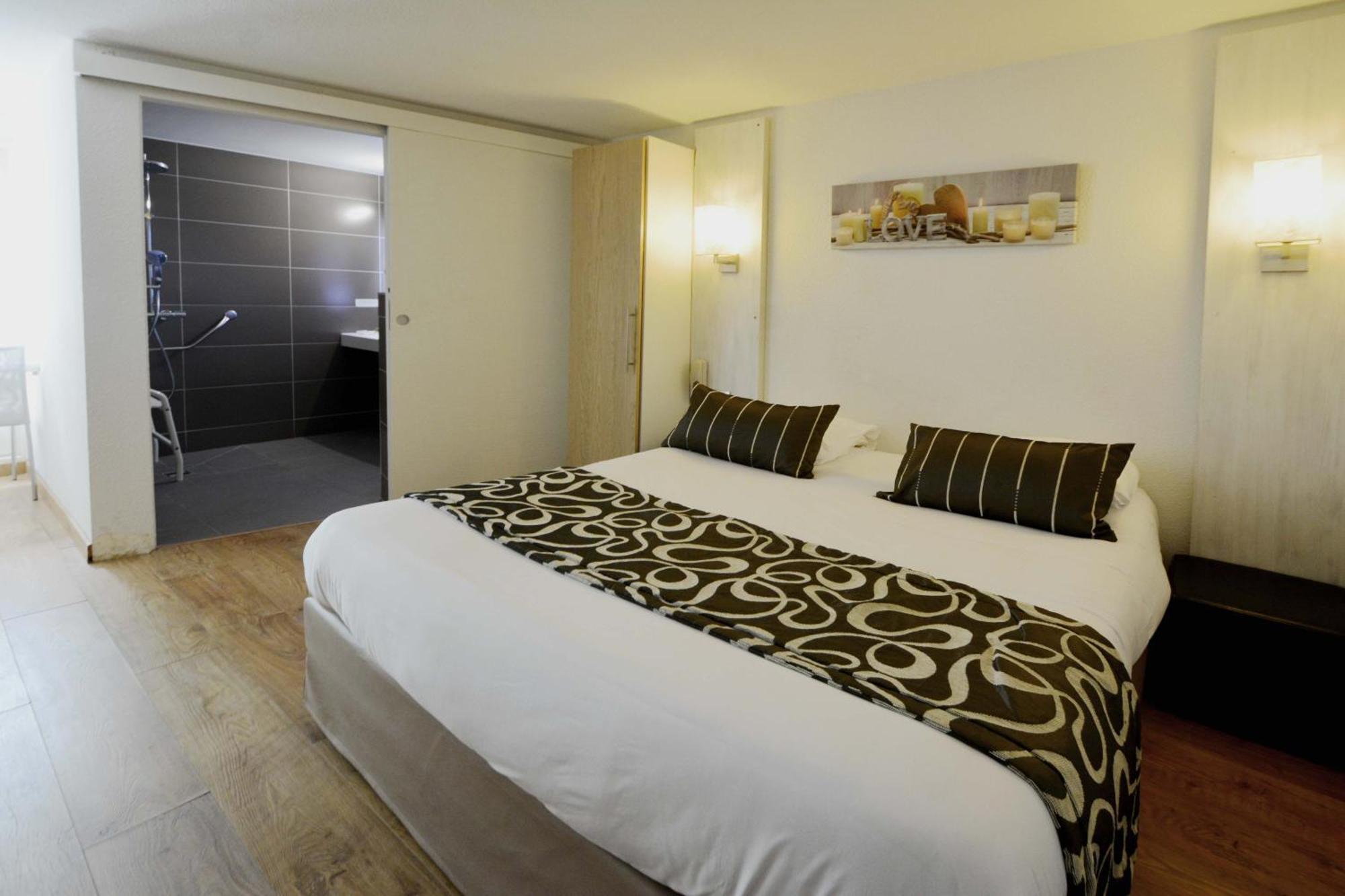 Logis - Hotel & Restaurant Des Lacs Paris Sud Viry-Châtillon Εξωτερικό φωτογραφία